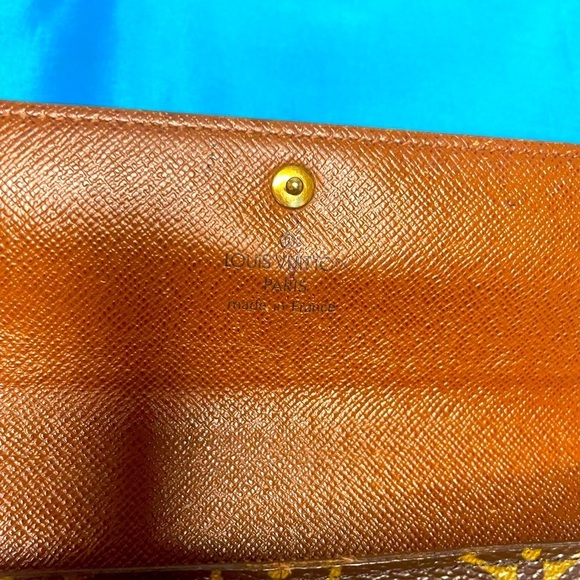 Louis Vuitton Brown and Gold Monogram Clutch Wallet Very Good Condition Unisex - Picture 4 of 16